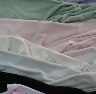 寧波千隆紡織品 專業(yè)供應21支棉滌混紡紗，品質與服務的雙重保障